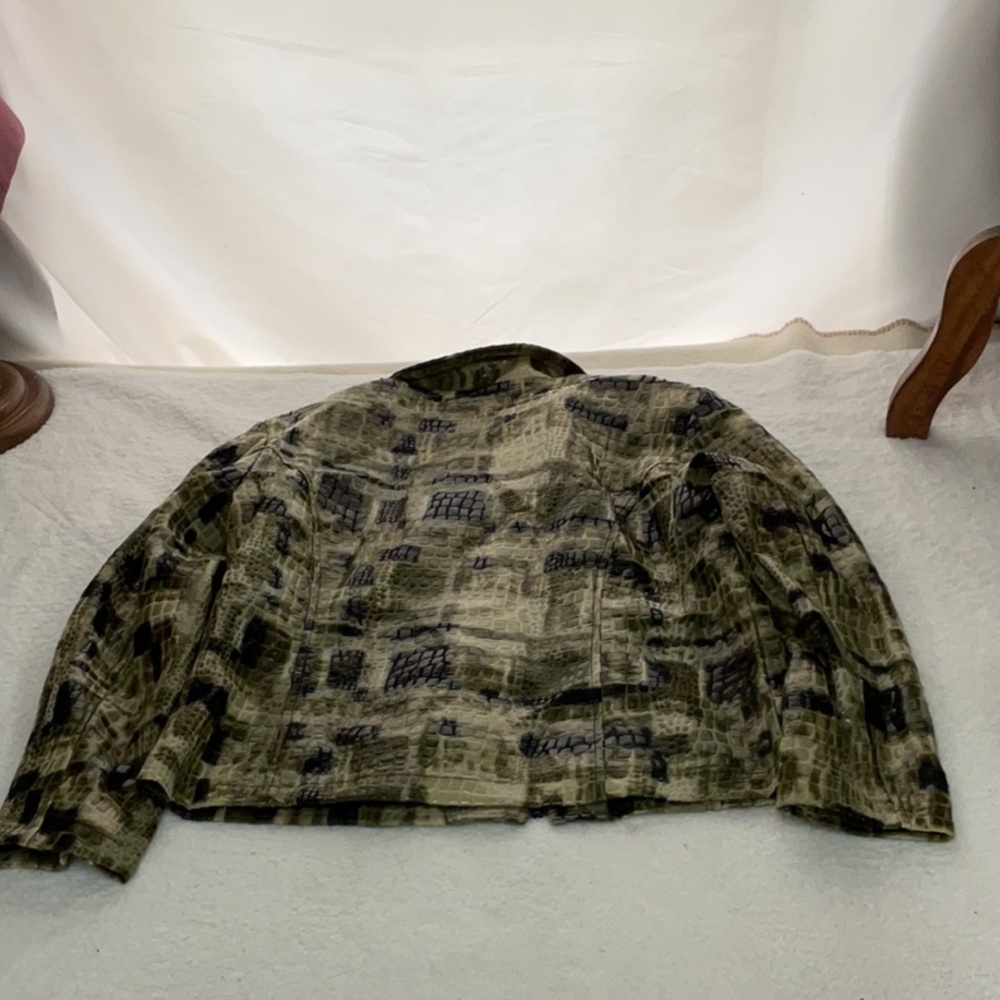 Woman’s Selene Olive Patterned Jacket - image 4